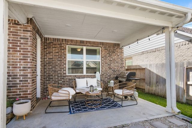 761 Lake Lacosta Drive, Katy, TX 77493