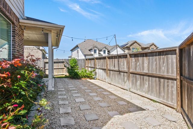 761 Lake Lacosta Drive, Katy, TX 77493