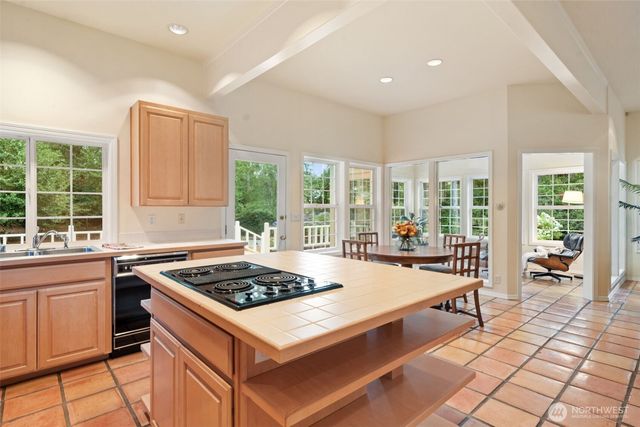641 E Lakeshore Drive, Allyn, WA 98524