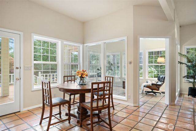641 E Lakeshore Drive, Allyn, WA 98524