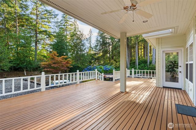 641 E Lakeshore Drive, Allyn, WA 98524