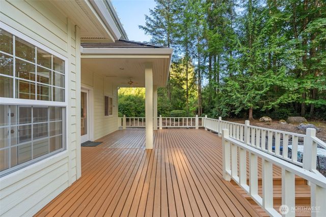 641 E Lakeshore Drive, Allyn, WA 98524