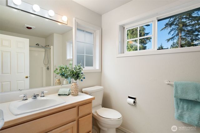 641 E Lakeshore Drive, Allyn, WA 98524