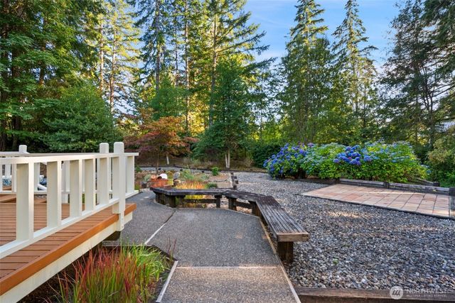 641 E Lakeshore Drive, Allyn, WA 98524