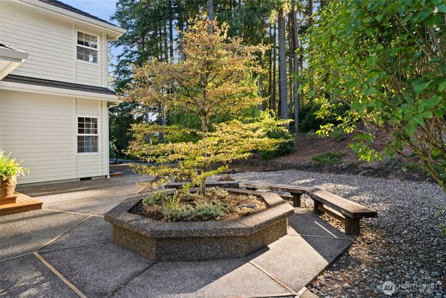 641 E Lakeshore Drive, Allyn, WA 98524