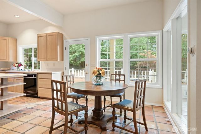 641 E Lakeshore Drive, Allyn, WA 98524