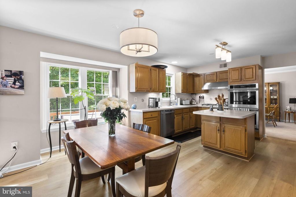 Image 12 of property listing at 14021 HEATHERSTONE DR, Bowie, MD 20720