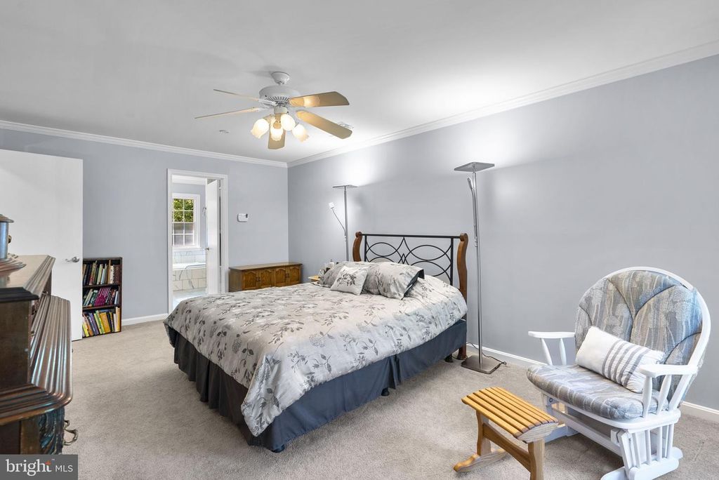 Image 20 of property listing at 14021 HEATHERSTONE DR, Bowie, MD 20720