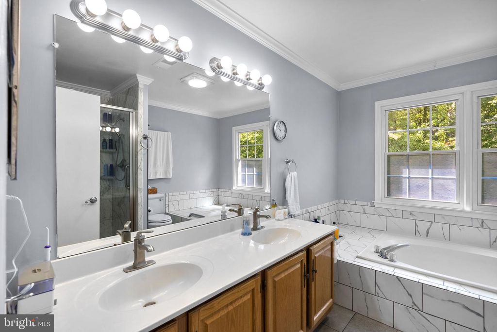 Image 22 of property listing at 14021 HEATHERSTONE DR, Bowie, MD 20720