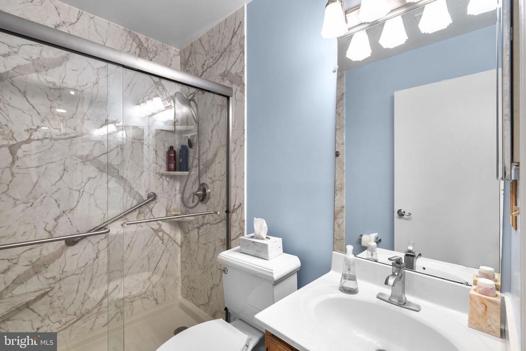 Image 27 of property listing at 14021 HEATHERSTONE DR, Bowie, MD 20720