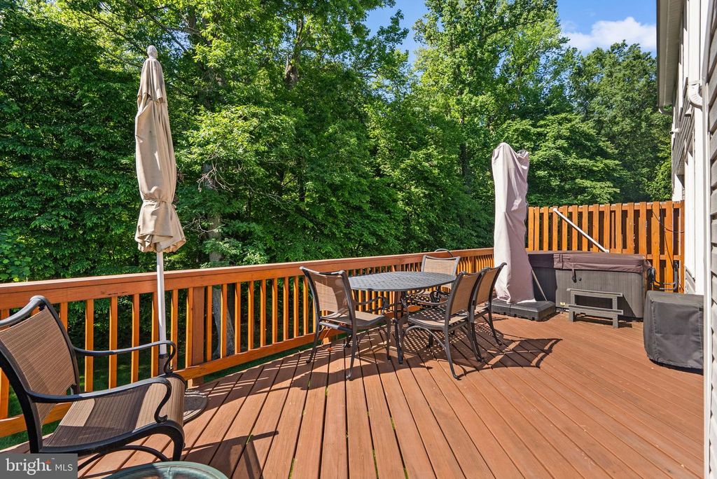 Image 33 of property listing at 14021 HEATHERSTONE DR, Bowie, MD 20720