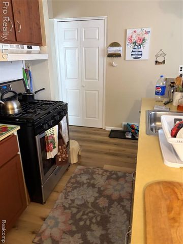 830 S Venoy Road, Westland, MI 48186