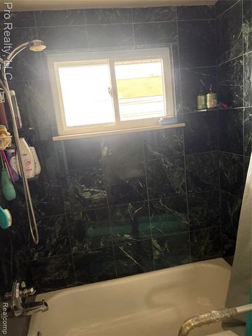 830 S Venoy Road, Westland, MI 48186