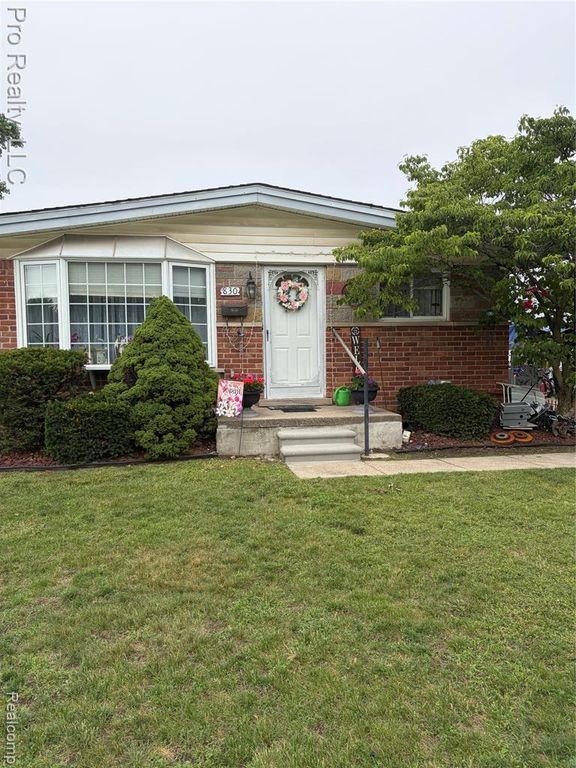 830 S Venoy Road, Westland, MI 48186
