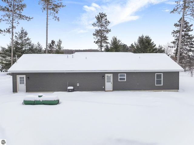 3494 Gleaner Hall Road, Kingsley, MI 49649