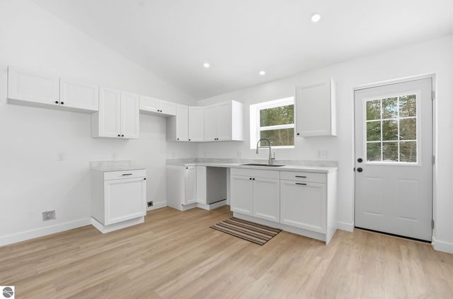 3494 Gleaner Hall Road, Kingsley, MI 49649