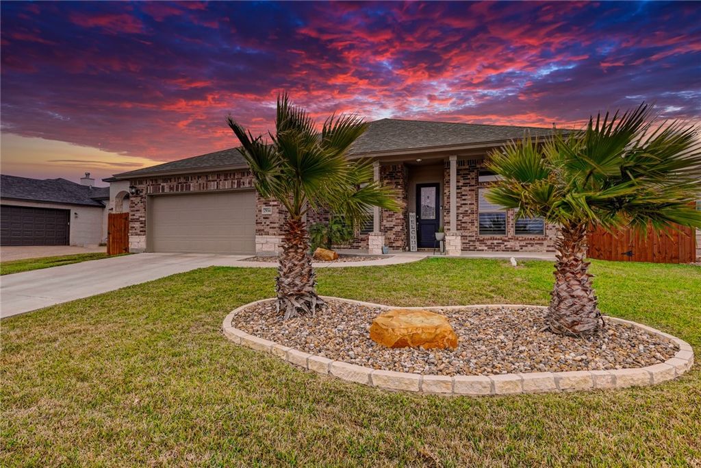 7934 Krypton Dr, Corpus Christi, TX 78414 — photo 3