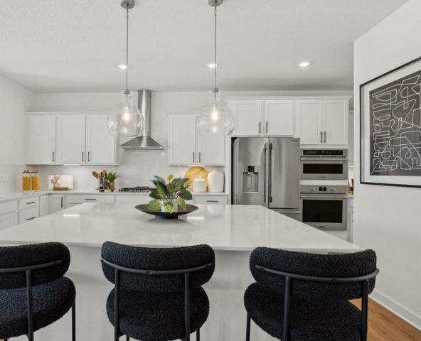 8680 Periwinkle Boulevard, Woodbury, MN 55129