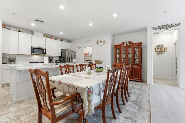 805 Klamath Way, Hollister, CA 95023