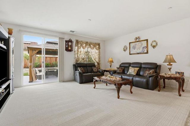 805 Klamath Way, Hollister, CA 95023