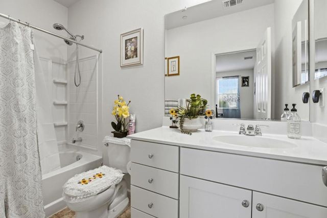 805 Klamath Way, Hollister, CA 95023