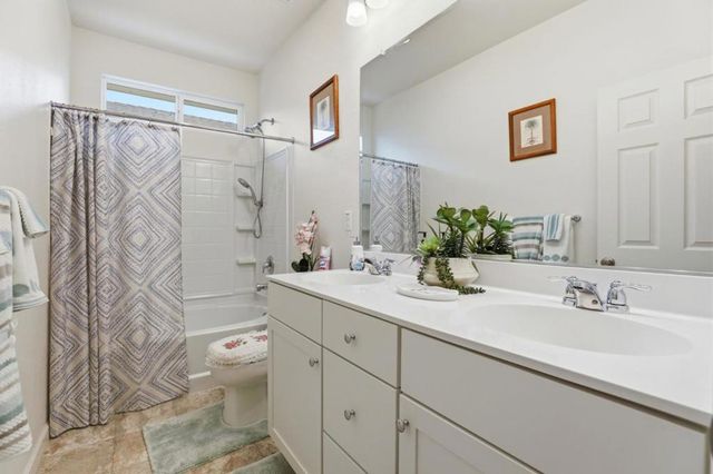 805 Klamath Way, Hollister, CA 95023