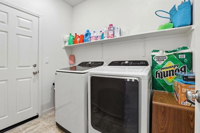 805 Klamath Way, Hollister, CA 95023