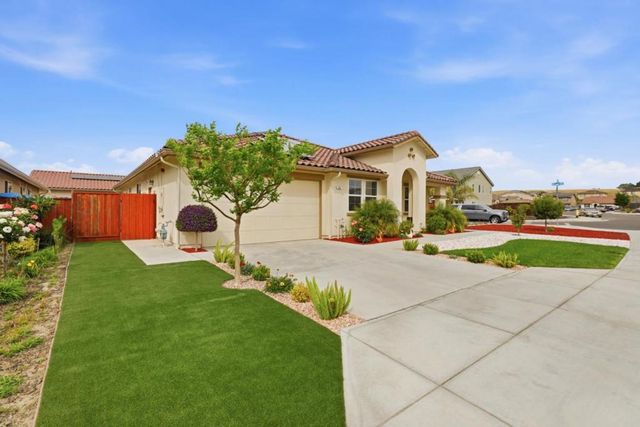 805 Klamath Way, Hollister, CA 95023