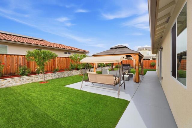 805 Klamath Way, Hollister, CA 95023