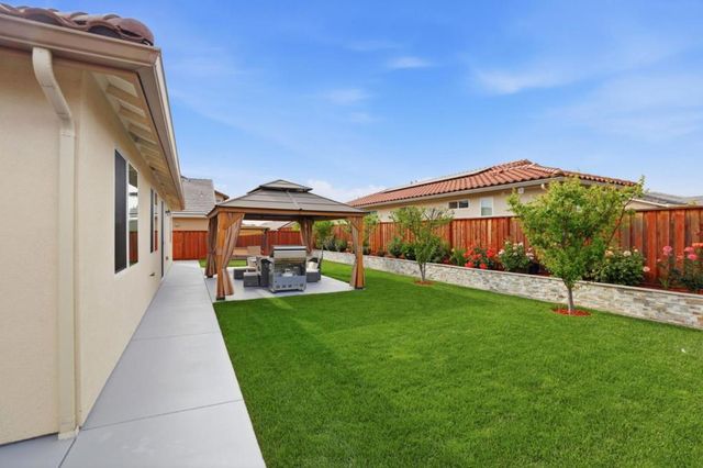 805 Klamath Way, Hollister, CA 95023