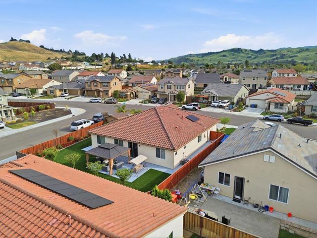 805 Klamath Way, Hollister, CA 95023