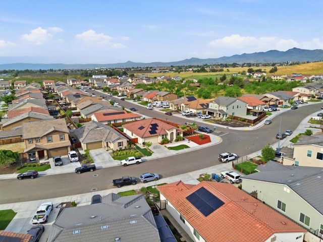 805 Klamath Way, Hollister, CA 95023