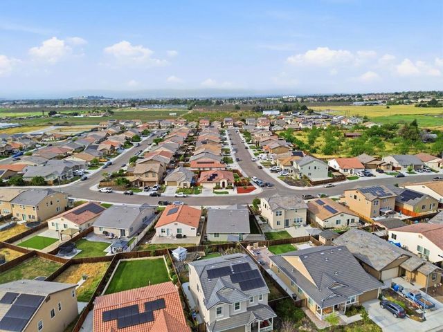 805 Klamath Way, Hollister, CA 95023