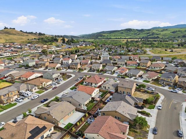 805 Klamath Way, Hollister, CA 95023