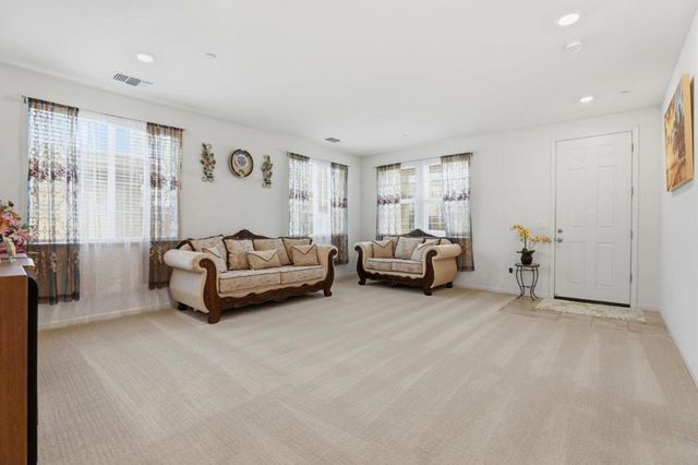 805 Klamath Way, Hollister, CA 95023