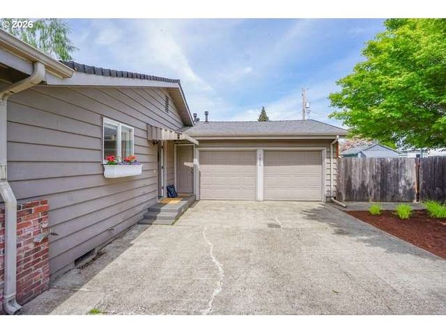 7008 Nw CANYON CREST Loop, Vancouver, WA 98665