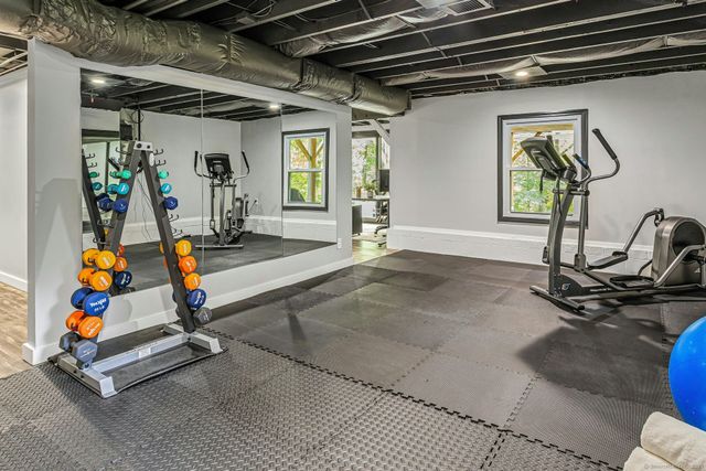109 East Cross Road, Stamford, CT 06907