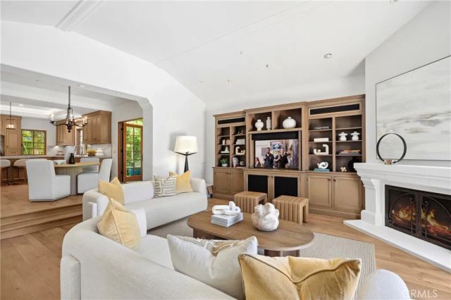 31 Black Hawk, Irvine, CA 92603