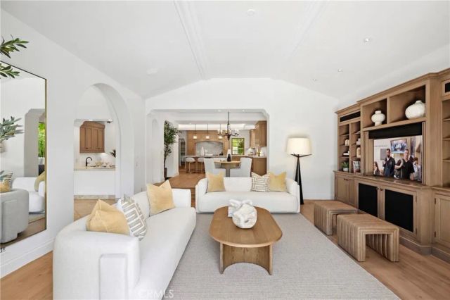 31 Black Hawk, Irvine, CA 92603