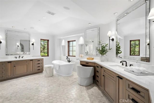 31 Black Hawk, Irvine, CA 92603