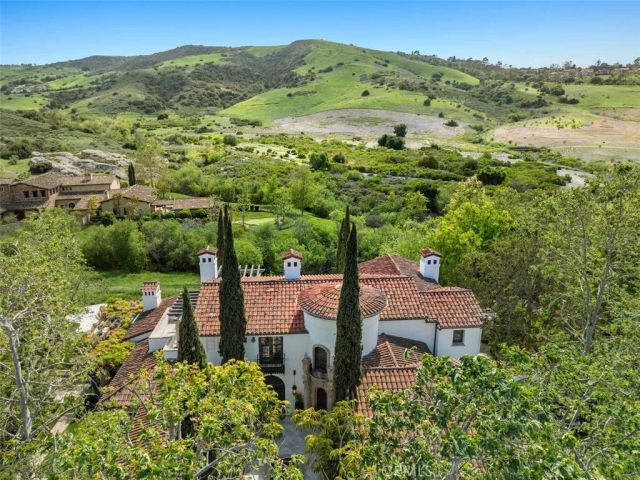 31 Black Hawk, Irvine, CA 92603