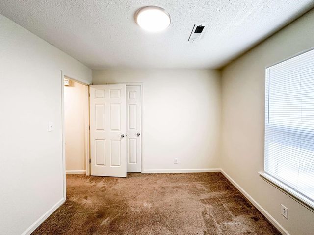 470 Martha Ln Apt C, Clarksville, TN 37043