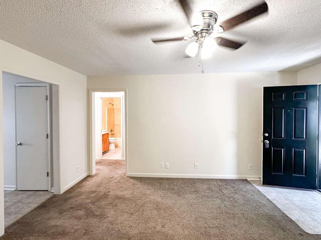 470 Martha Ln Apt C, Clarksville, TN 37043