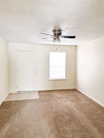 470 Martha Ln Apt C, Clarksville, TN 37043