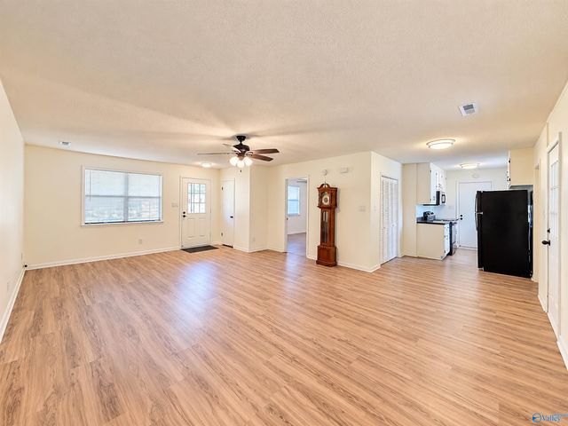 1000 Rhodes Street, Hartselle, AL 35640