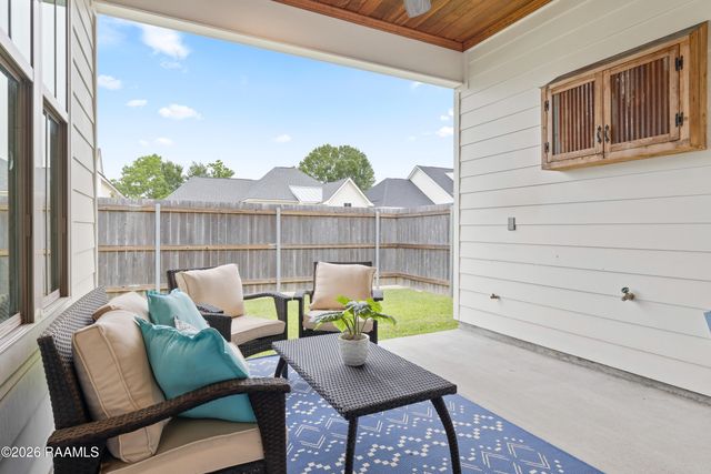 101 Oak Village Drive, Scott, LA 70583