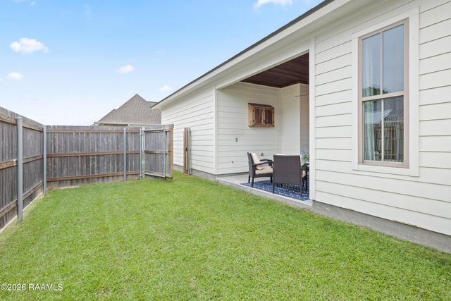 101 Oak Village Drive, Scott, LA 70583