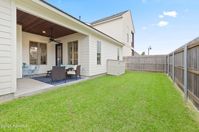 101 Oak Village Drive, Scott, LA 70583