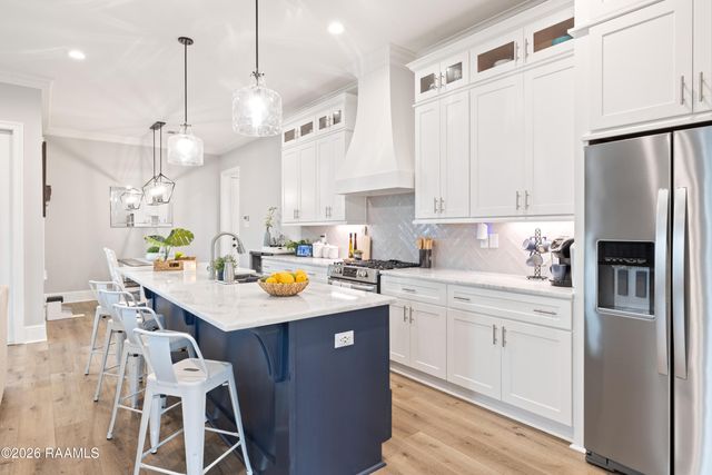 101 Oak Village Drive, Scott, LA 70583