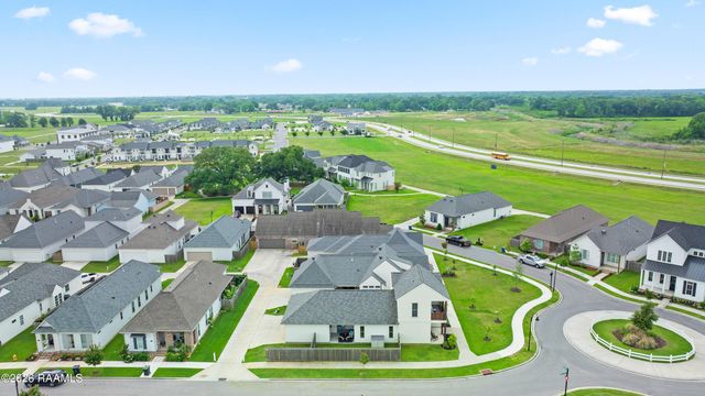 101 Oak Village Drive, Scott, LA 70583
